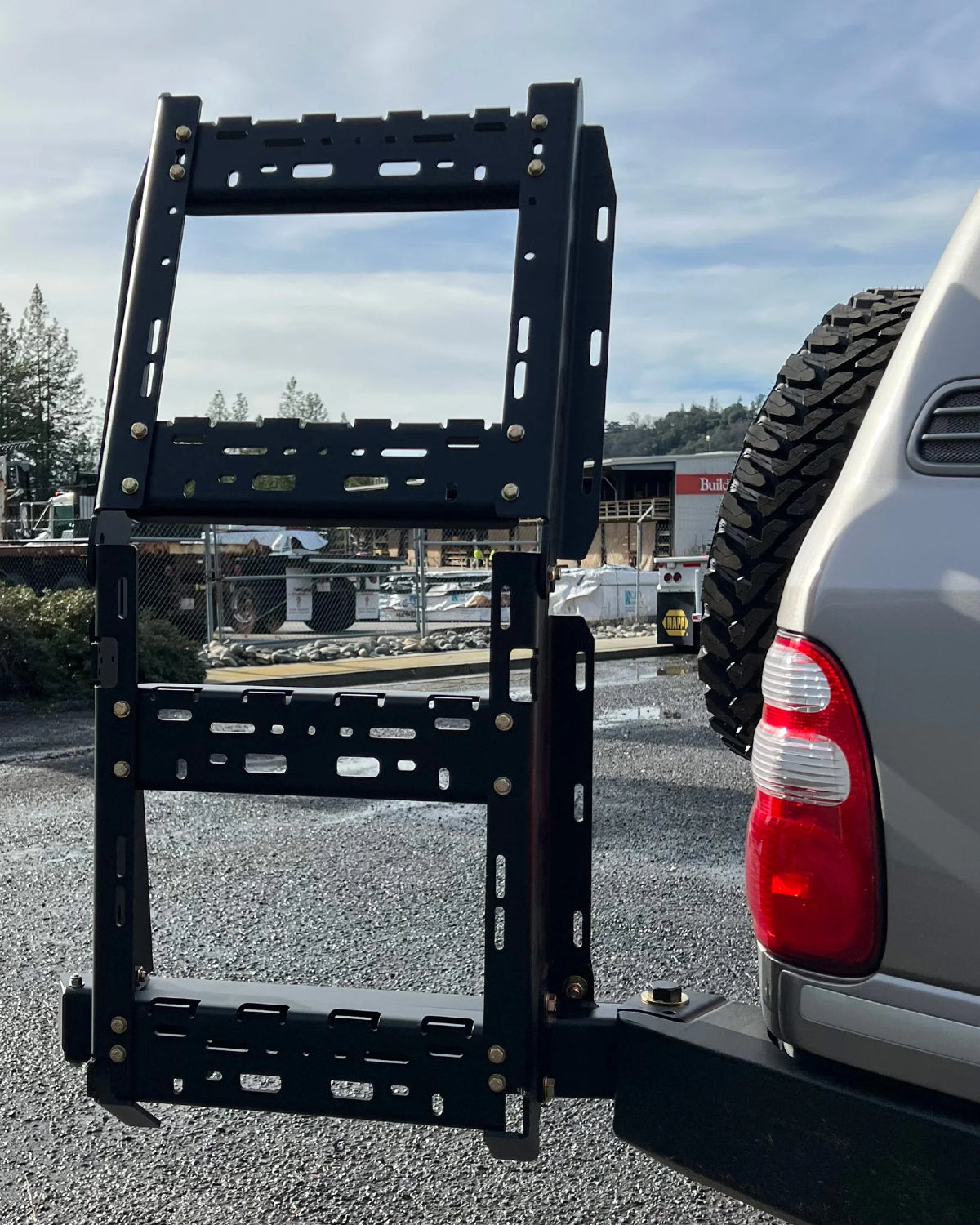 Dissent Off-Road Ladder Swing-Out