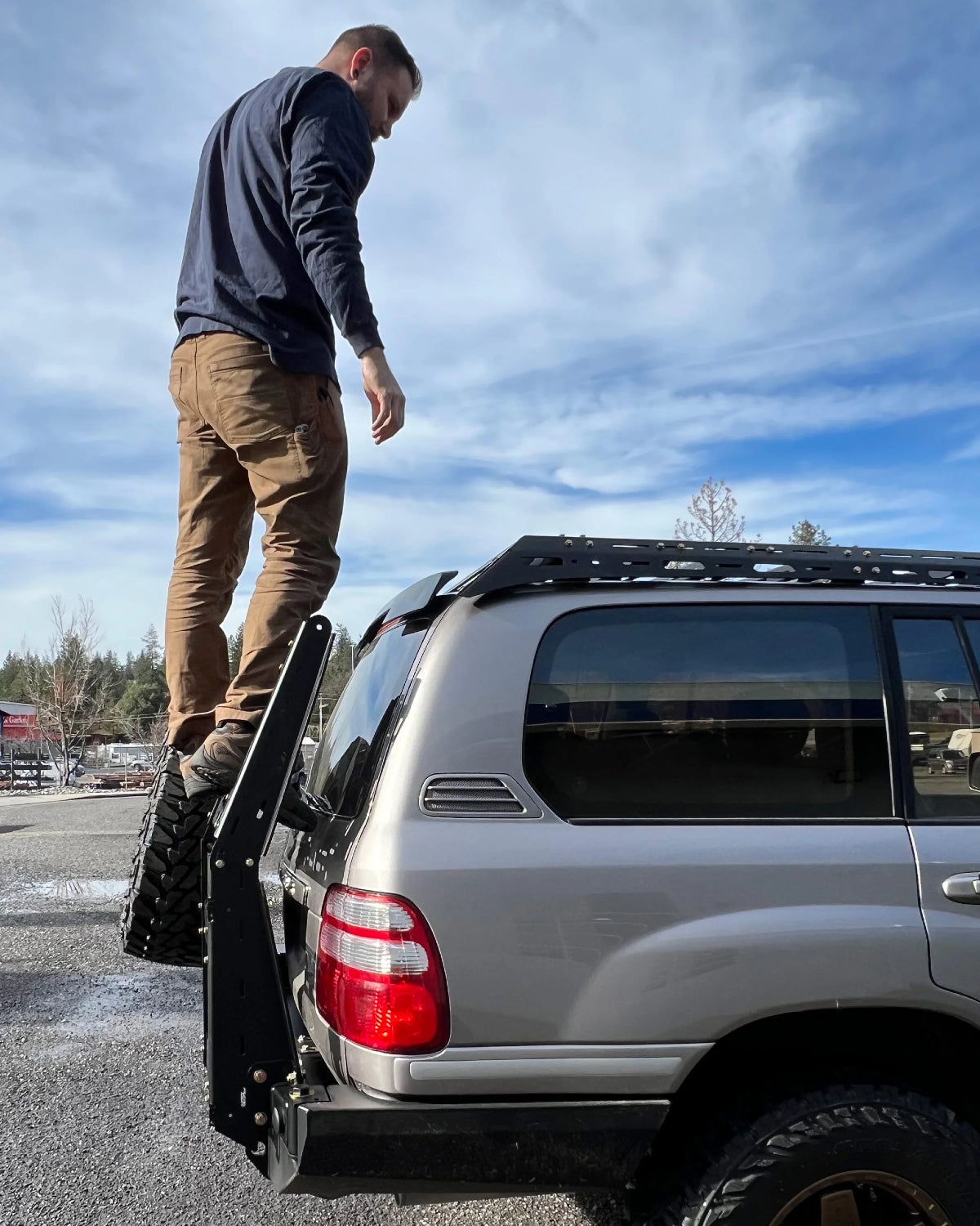 Dissent Off-Road Ladder Swing-Out