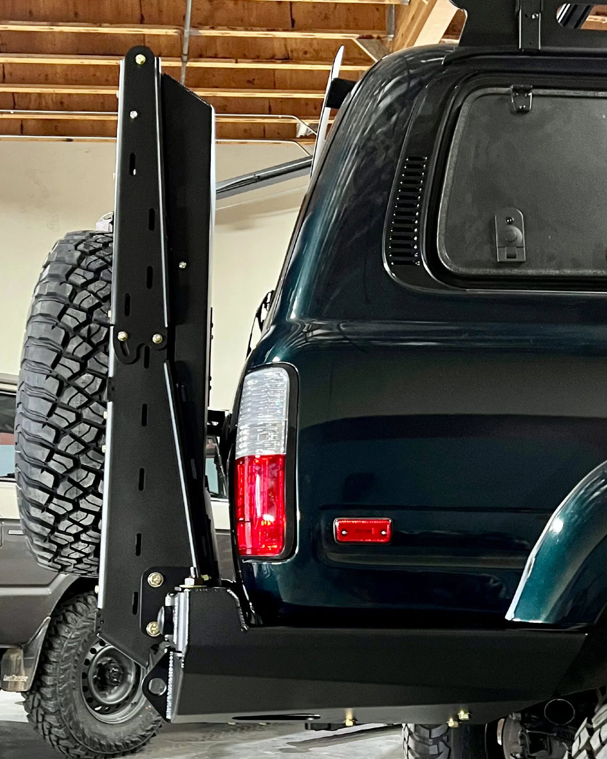 Dissent Off-Road Overland Pro Swing-Out