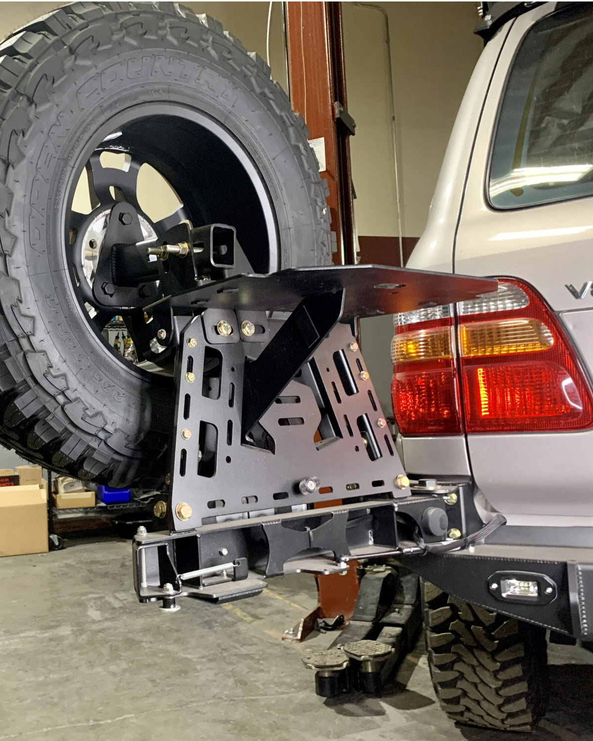 Dissent Off-Road Tire Carrier Swing-Out