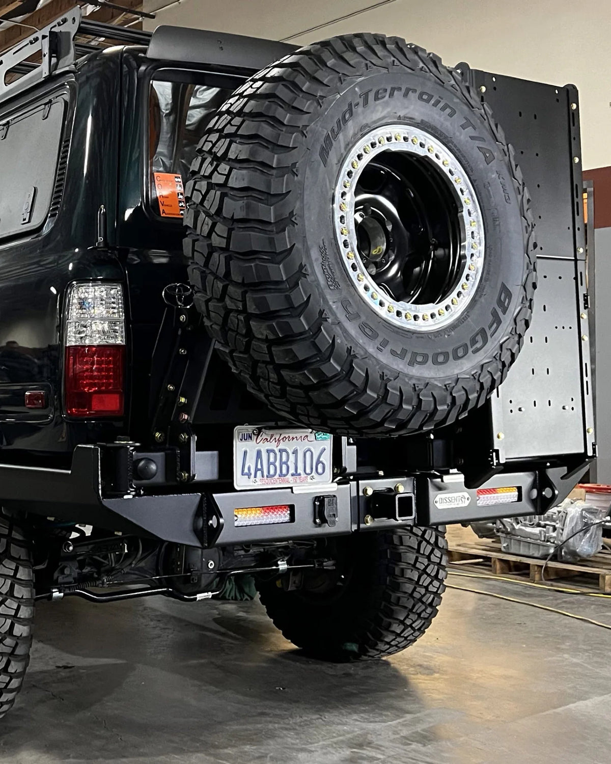 Dissent Off-Road Tire Carrier Swing-Out